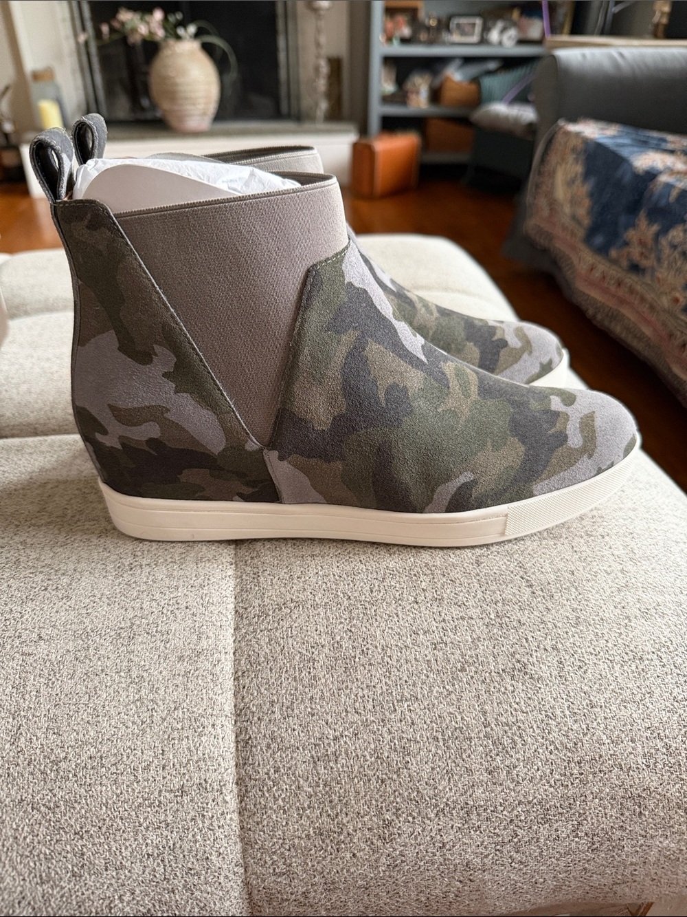 Linea Paolo Ari-L Hidden Wedge Sneaker Boot Camo Suede Slip-On 8.5 NIB